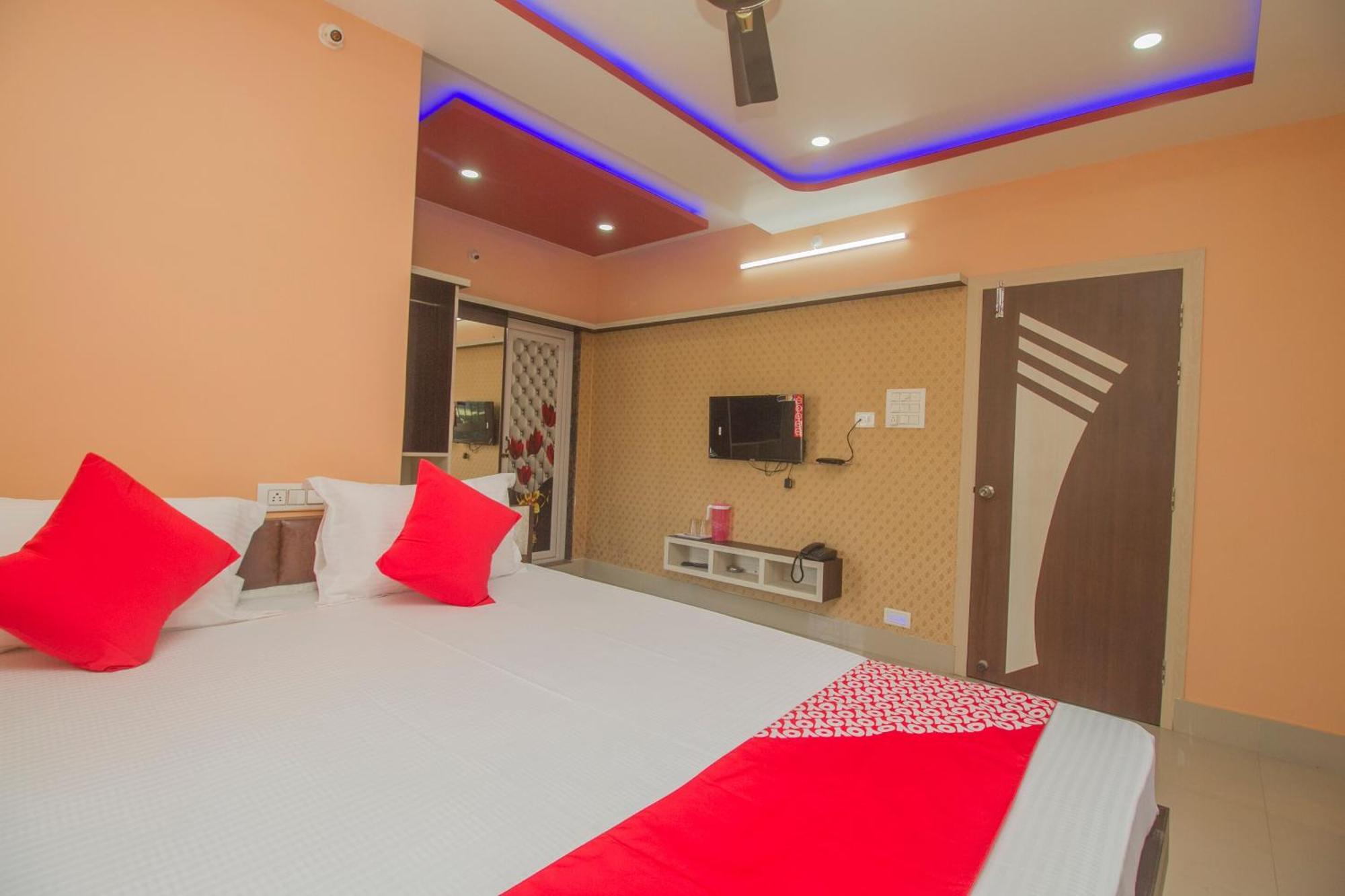Super Hotel O Kalpana Residency Inn Сіліґурі Екстер'єр фото